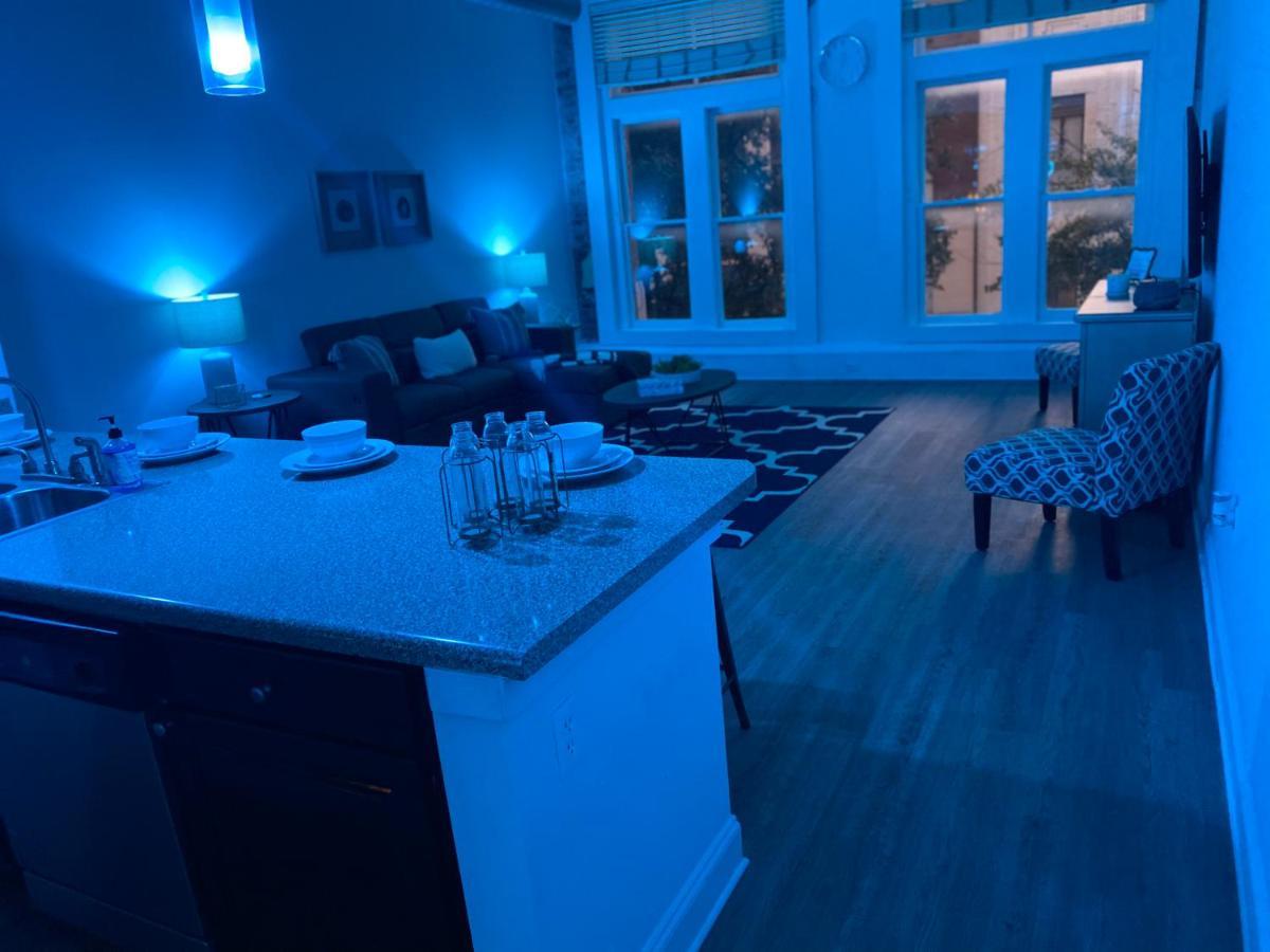 Industrial Smart Home Apartment In The Center Of Downtown Memphis Bagian luar foto